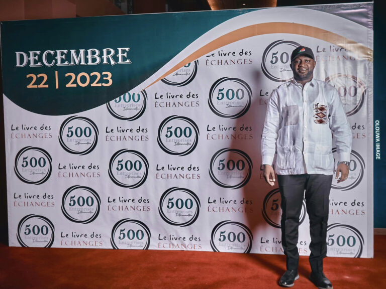 Lire la suite à propos de l’article Présentation et dédicace du 17eme livre Alabibou Hamidou.